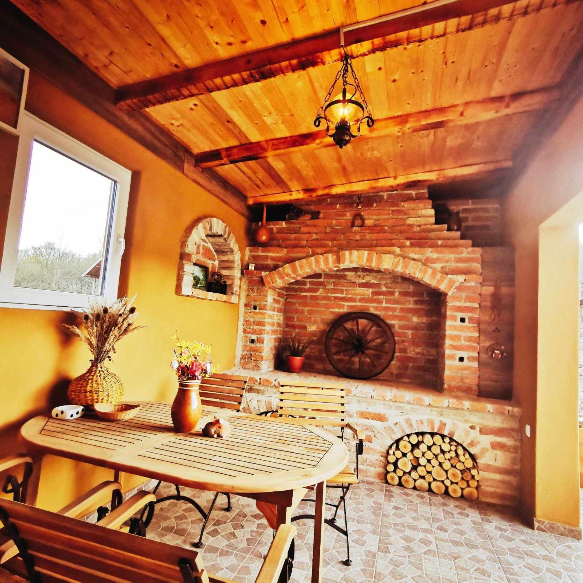 Green Gold Caglin Exterior photo